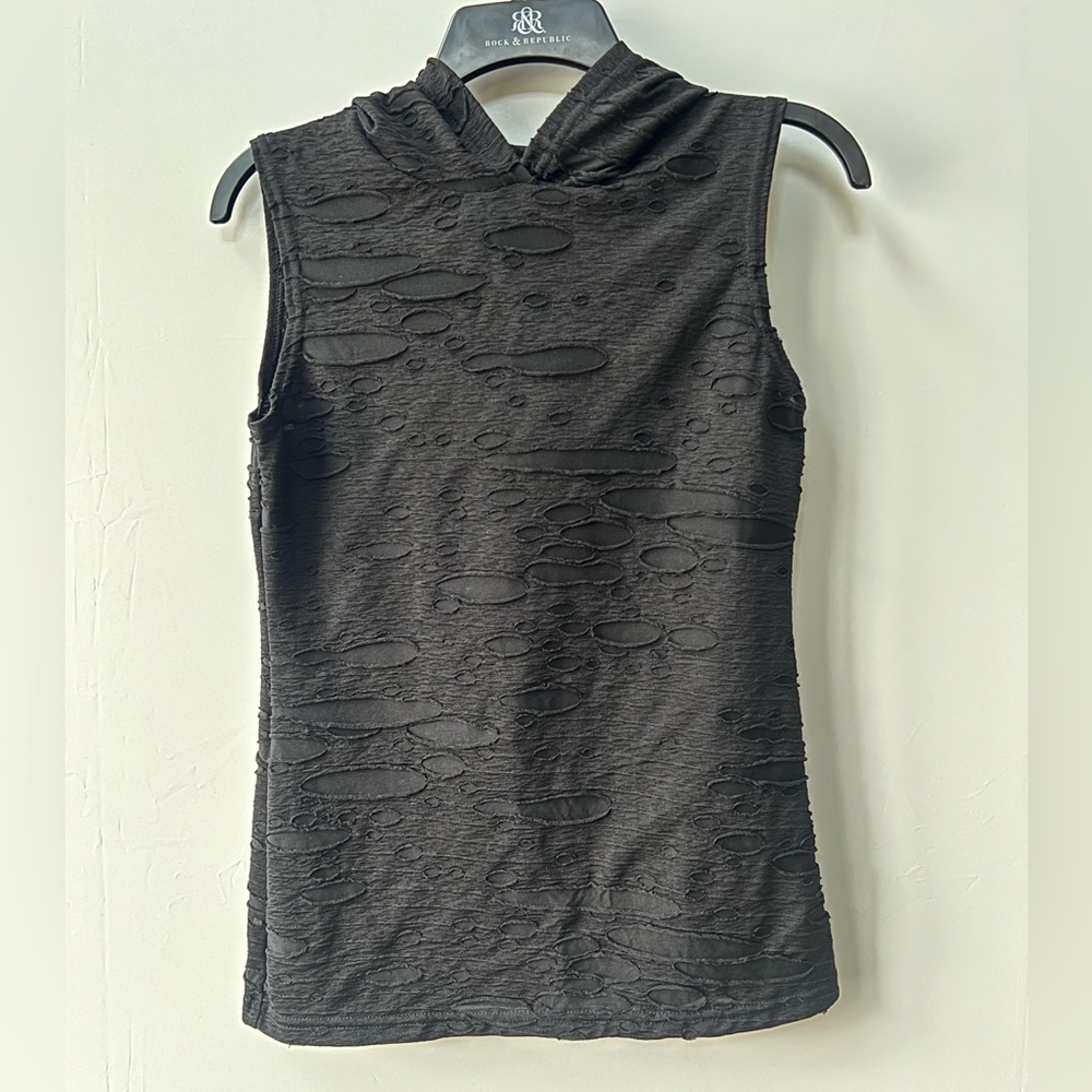 Unisex Shrine Top